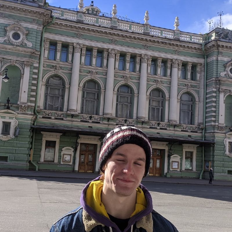 À la recherche d’une petite amie à rencontrer, Saint-Pétersbourg,  Russie