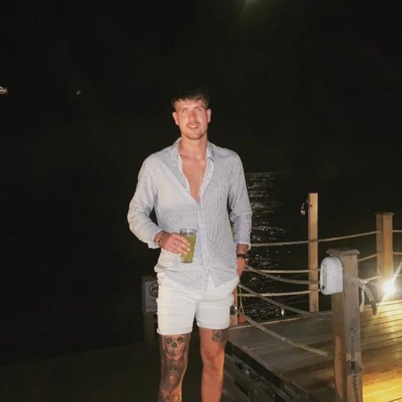 Looking for a girl to meet, Birmingham,  United Kingdom 