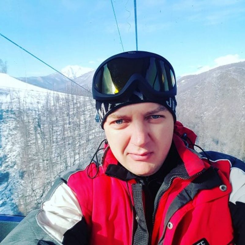 Looking for a man for skiing, Россия на 5 дней.
