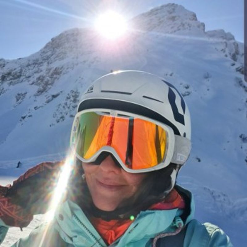 Ищу кого-нибудь для катания на лыжах, Албания на 15 дней.