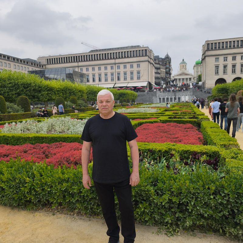 Looking for a einem Mann to walk around Europe, Португалия любой within 14 дней.