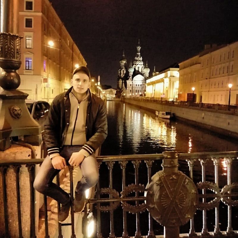 Looking for a d’un mec, Saint-Pétersbourg,  Russie
