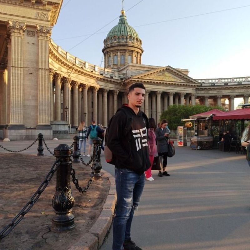 À la recherche d’une petite amie à rencontrer, Saint-Pétersbourg,  Russie