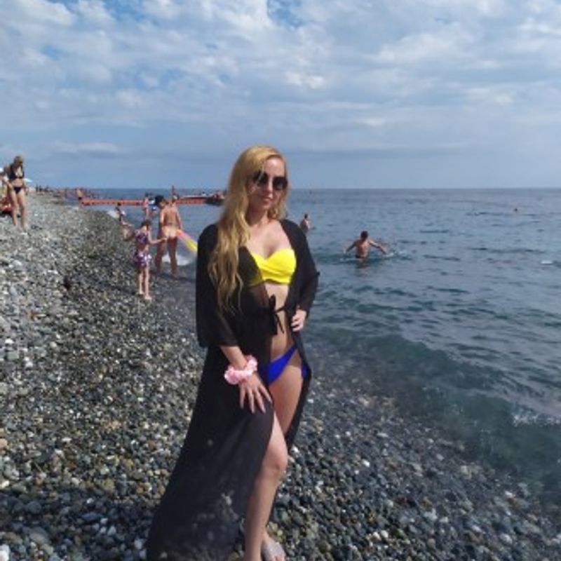 Ищу кого-нибудь для путешествия на море, Куда угодно на 60 дней.