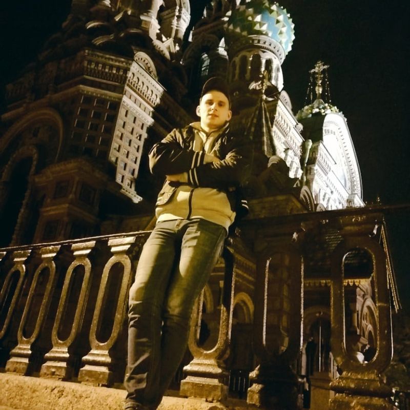 Looking for a d’un mec, Saint-Pétersbourg,  Russie