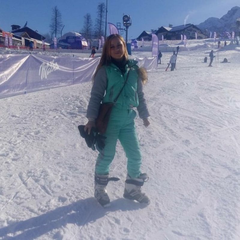Ищу кого-нибудь для путешествия на море, Куда угодно на 60 дней.
