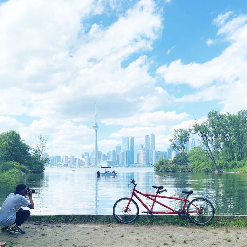 À la recherche d’une petite amie à rencontrer, Toronto,  Canada