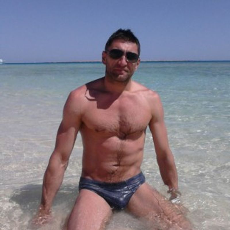 Looking for a man to travel to the sea, Турция within 10 дней.