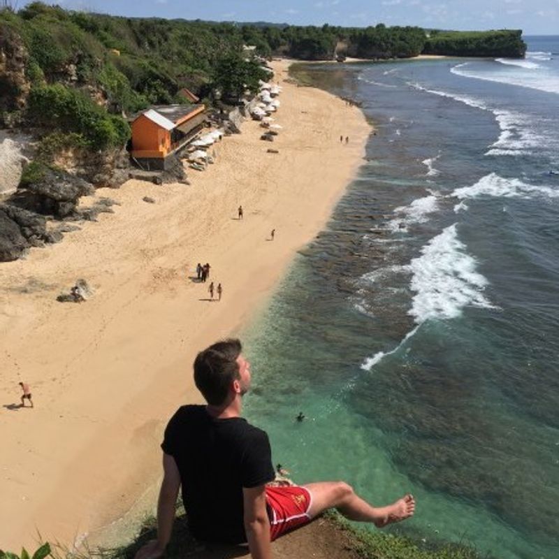 Ищу кого-нибудь для путешествия на море, Индонезия на 60 дней.