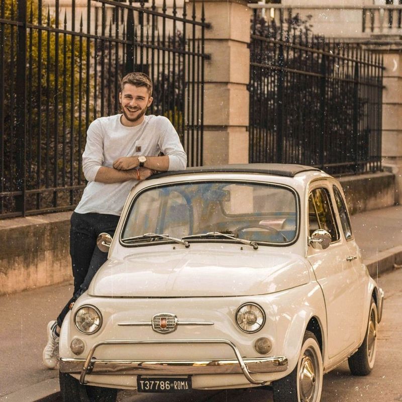 Procurando uma namorada para conhecer, Paris,  França