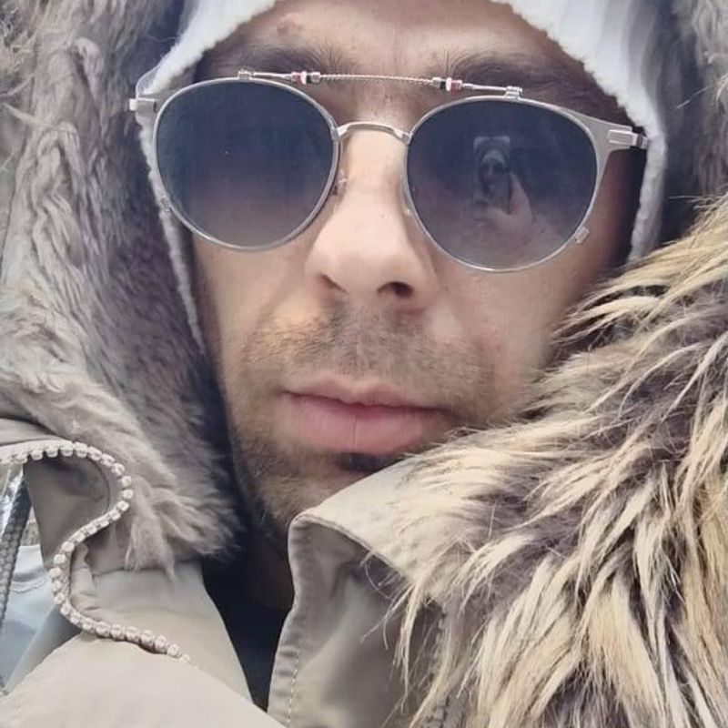 Looking for a girl to meet, Саратов, Саратовская область, Россия