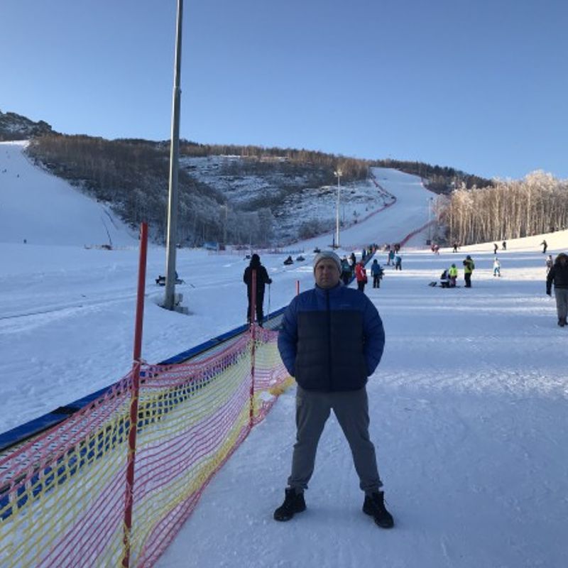 Looking for a un chico for skiing, Вьетнам на 30 дней.