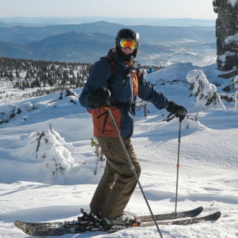 Ищу кого-нибудь для катания на лыжах, Россия на 14 дней.